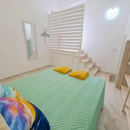Apartamento T1 - Composto Por Quarto, Casa De Banho E Cozinha Ideal Para 1 Casal De Ferias * Nazaré