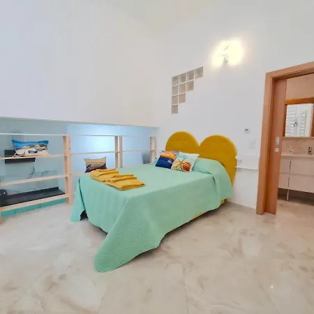 Casa de hóspedes Apartamento T1 - Composto Por Quarto, Casa De Banho E Cozinha Ideal Para 1 Casal De Ferias *