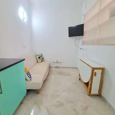 Casa de hóspedes Apartamento T1 - Composto Por Quarto, Casa De Banho E Cozinha Ideal Para 1 Casal De Ferias *
