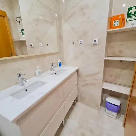 Apartamento T1 - Composto Por Quarto, Casa De Banho E Cozinha Ideal Para 1 Casal De Ferias Casa de hóspedes
