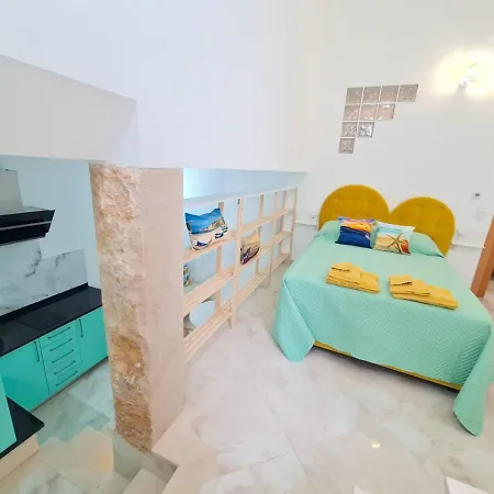 Casa de hóspedes Apartamento T1 - Composto Por Quarto, Casa De Banho E Cozinha Ideal Para 1 Casal De Ferias *