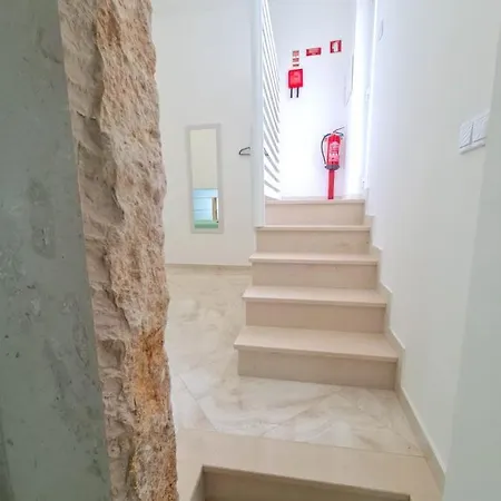 Apartamento T1 - Composto Por Quarto, Casa De Banho E Cozinha Ideal Para 1 Casal De Ferias Casa de hóspedes Nazaré