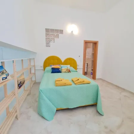 Casa de hóspedes Apartamento T1 - Composto Por Quarto, Casa De Banho E Cozinha Ideal Para 1 Casal De Ferias *