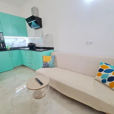 Casa de hóspedes Apartamento T1 - Composto Por Quarto, Casa De Banho E Cozinha Ideal Para 1 Casal De Ferias *