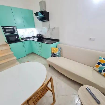Casa de hóspedes Apartamento T1 - Composto Por Quarto, Casa De Banho E Cozinha Ideal Para 1 Casal De Ferias